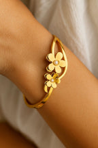 Dainty Bloom Anti Tarnish Braclete