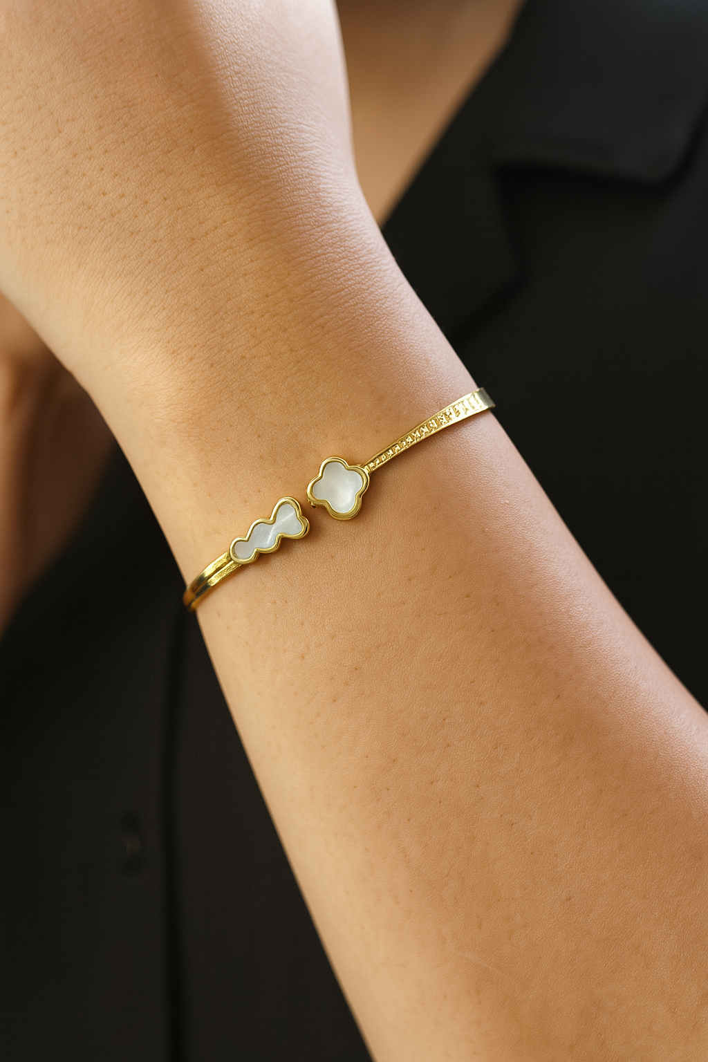 Ivory Clover Anti Tarnish Braclete