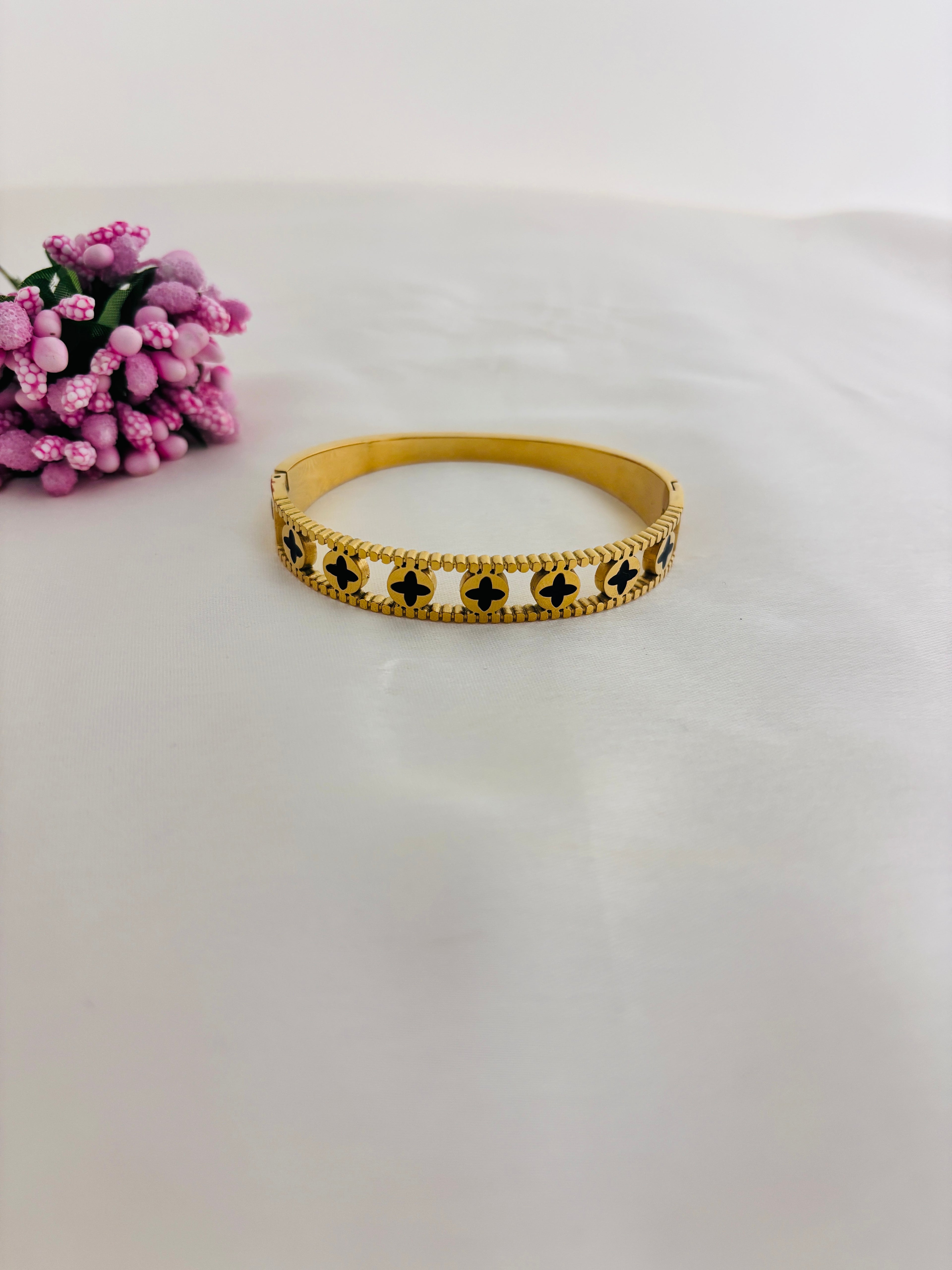 Noir Clover Anti Tarnish Bracelet