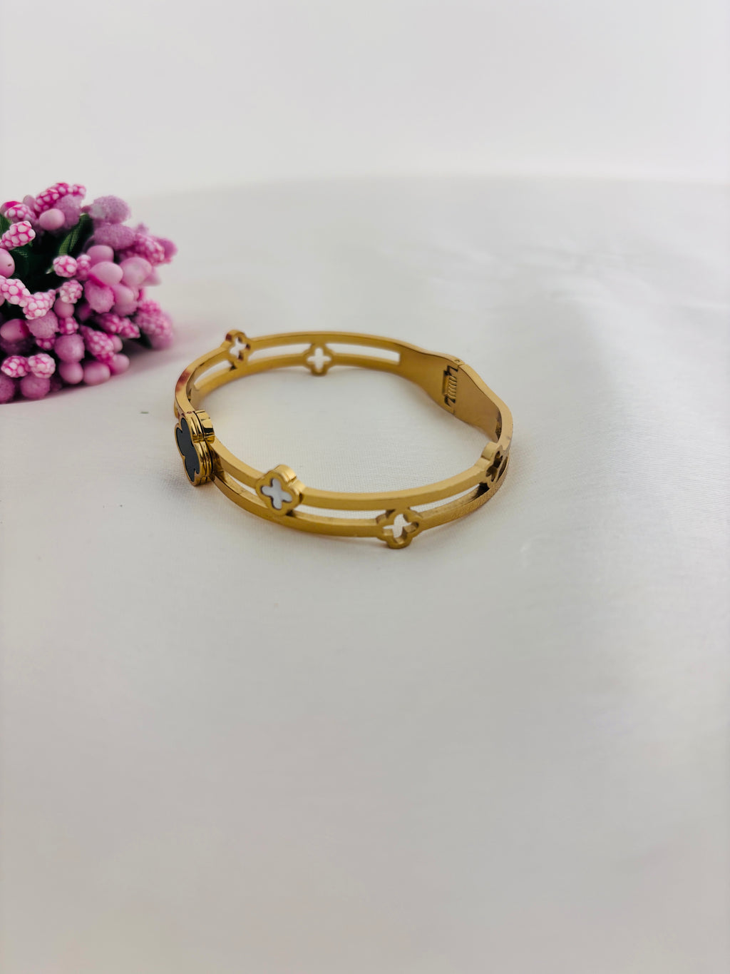 Eterna Clover – Black Anti Tarnish Bracelet