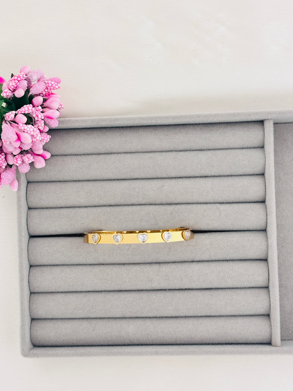 Eterna Hearts Thin Wrist Anti Tarnish Bracelet