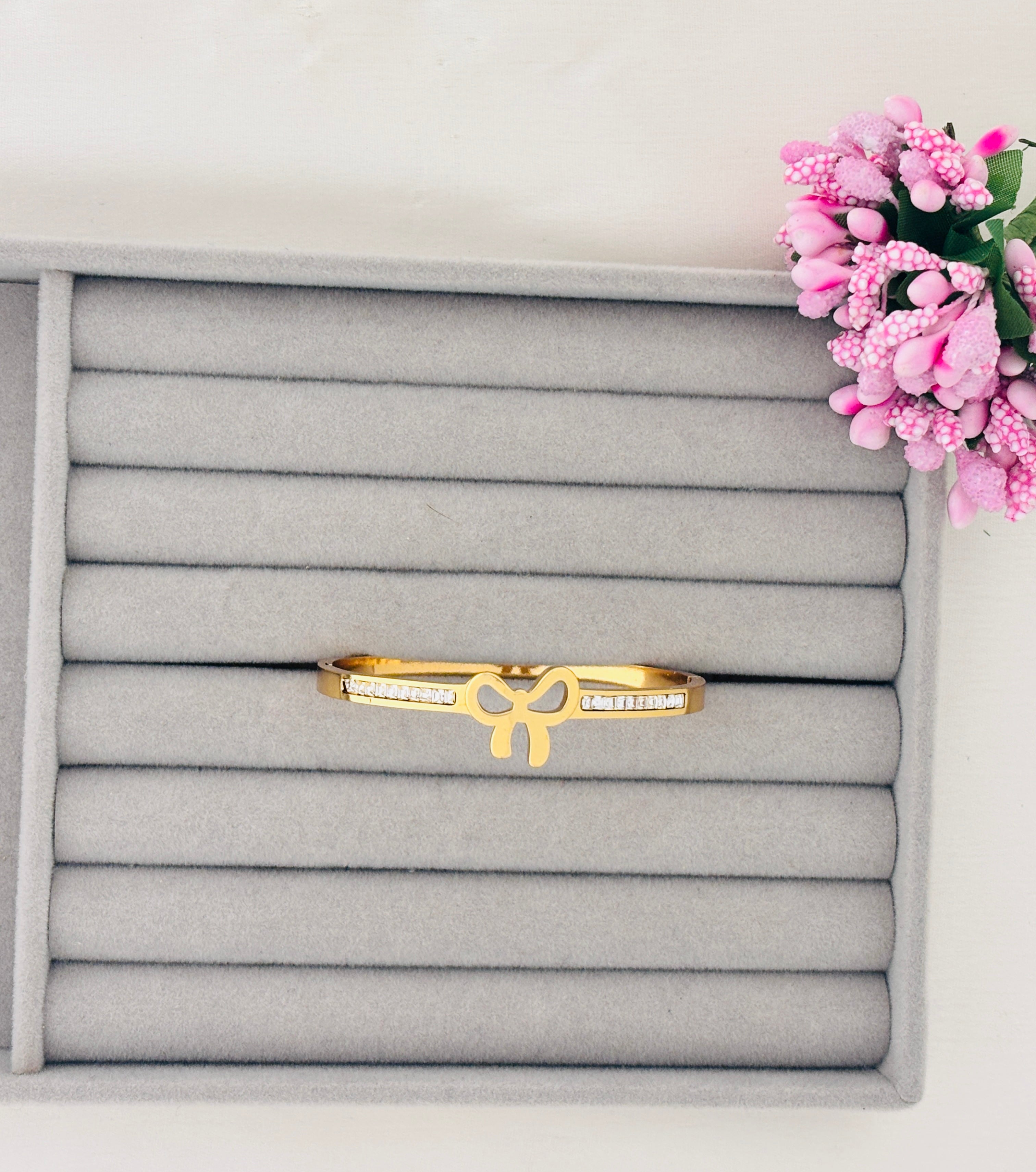 Luxe Bow Thin Wrist Anti Tarnish Bracelet