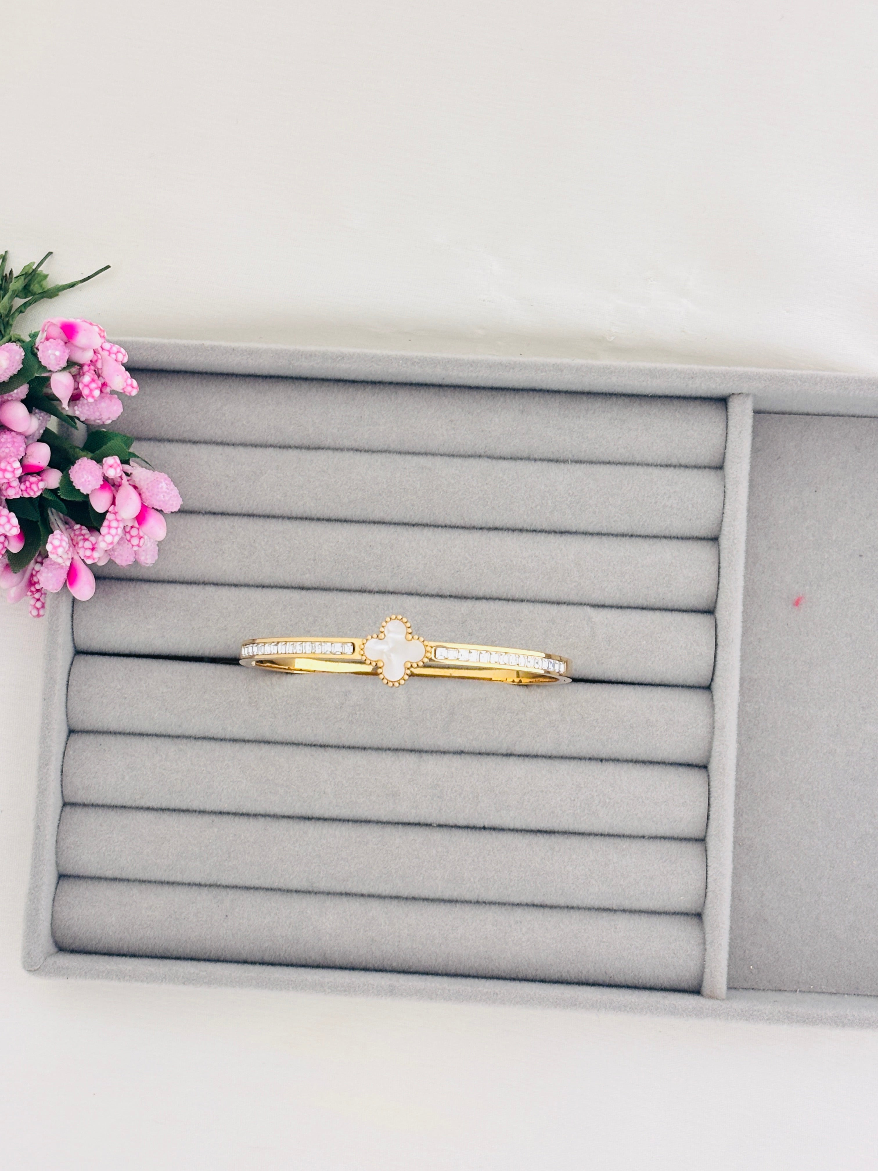 Lustre Clover Anti Tarnish Bracelet