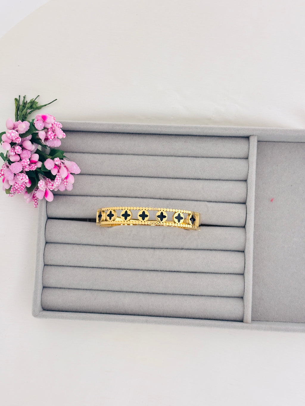 Noir Clover Anti Tarnish Bracelet