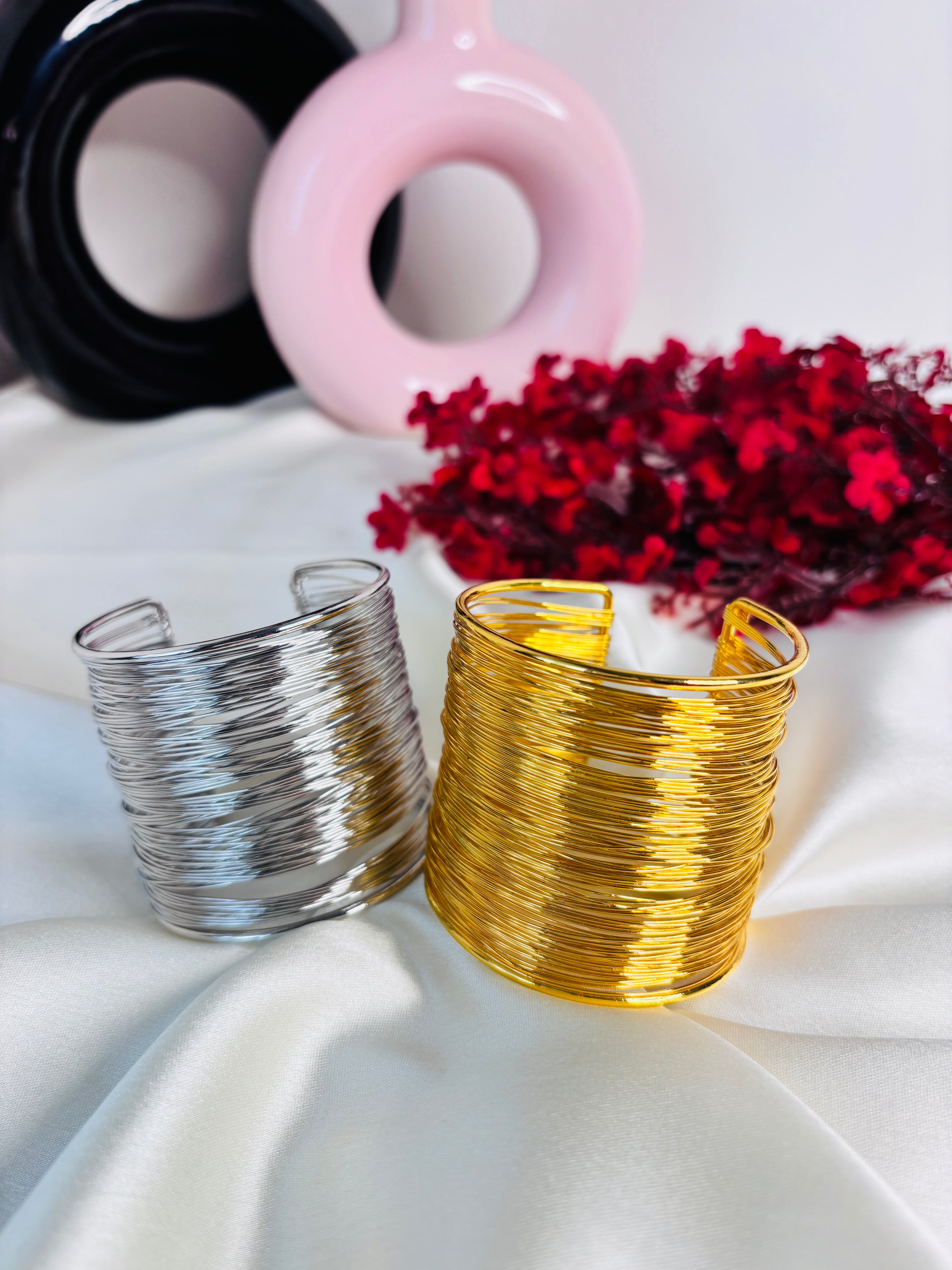 Regal Wire Cuff - GOLD