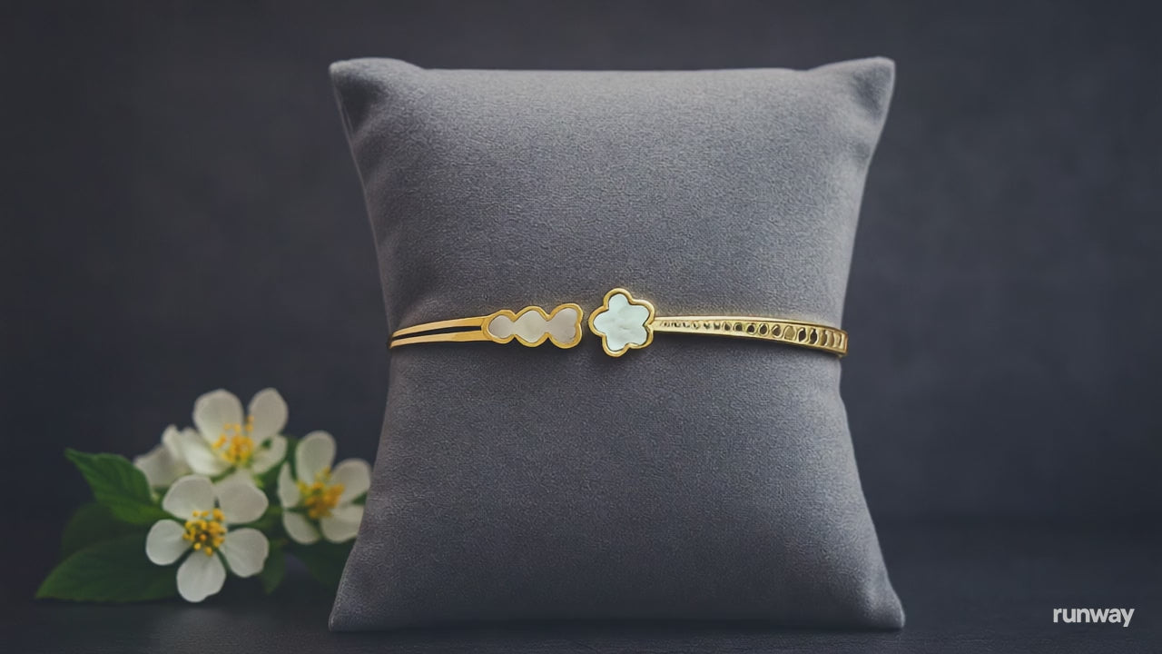 Ivory Clover Anti Tarnish Braclete